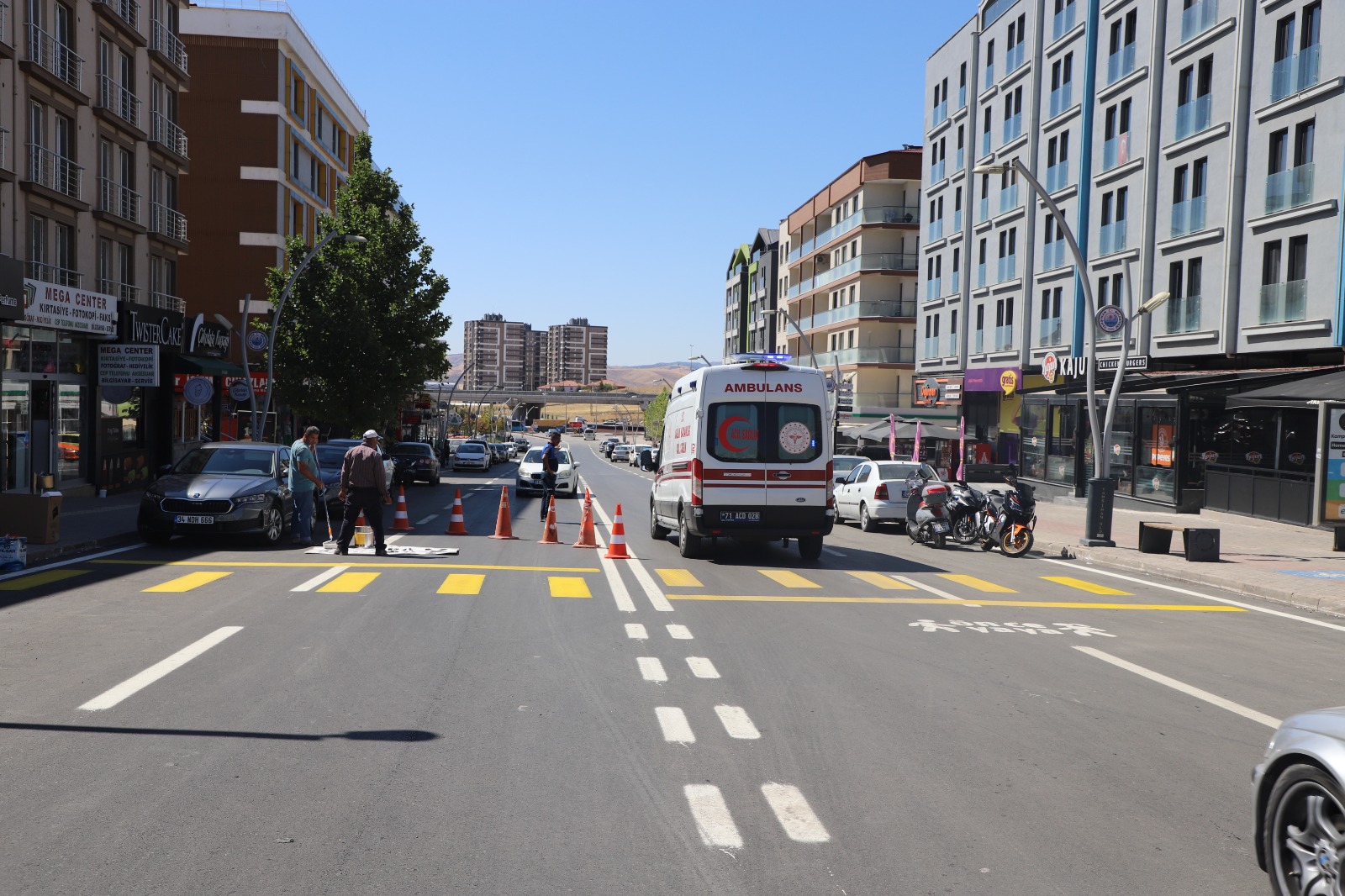 devlet-bahceli-bulvarinda-yaya-gecidi-calismalarimiz-araliksiz-devam-ediyor